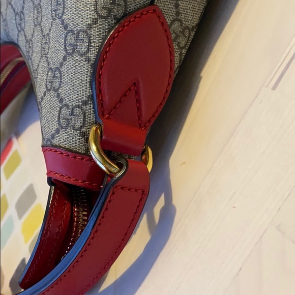 Gucci Hobo new with out tag - Picture 3 of 8